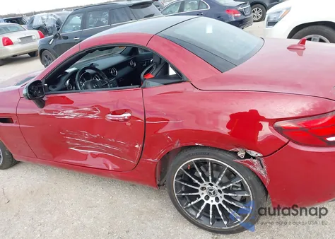 2020 Mercedes-Benz Slc 300 z USA, uszkodzony, nr VIN W1KPK3JA1LF169582